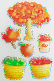 분파는 소녀 가을 시즌 디자인을 위한 개인화한 홀로그램 스티커를 인쇄했습니다